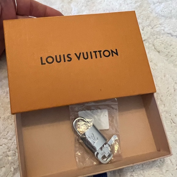 Authentic Louis Vuitton Silver lock and key # 448 - Picture 7 of 8
